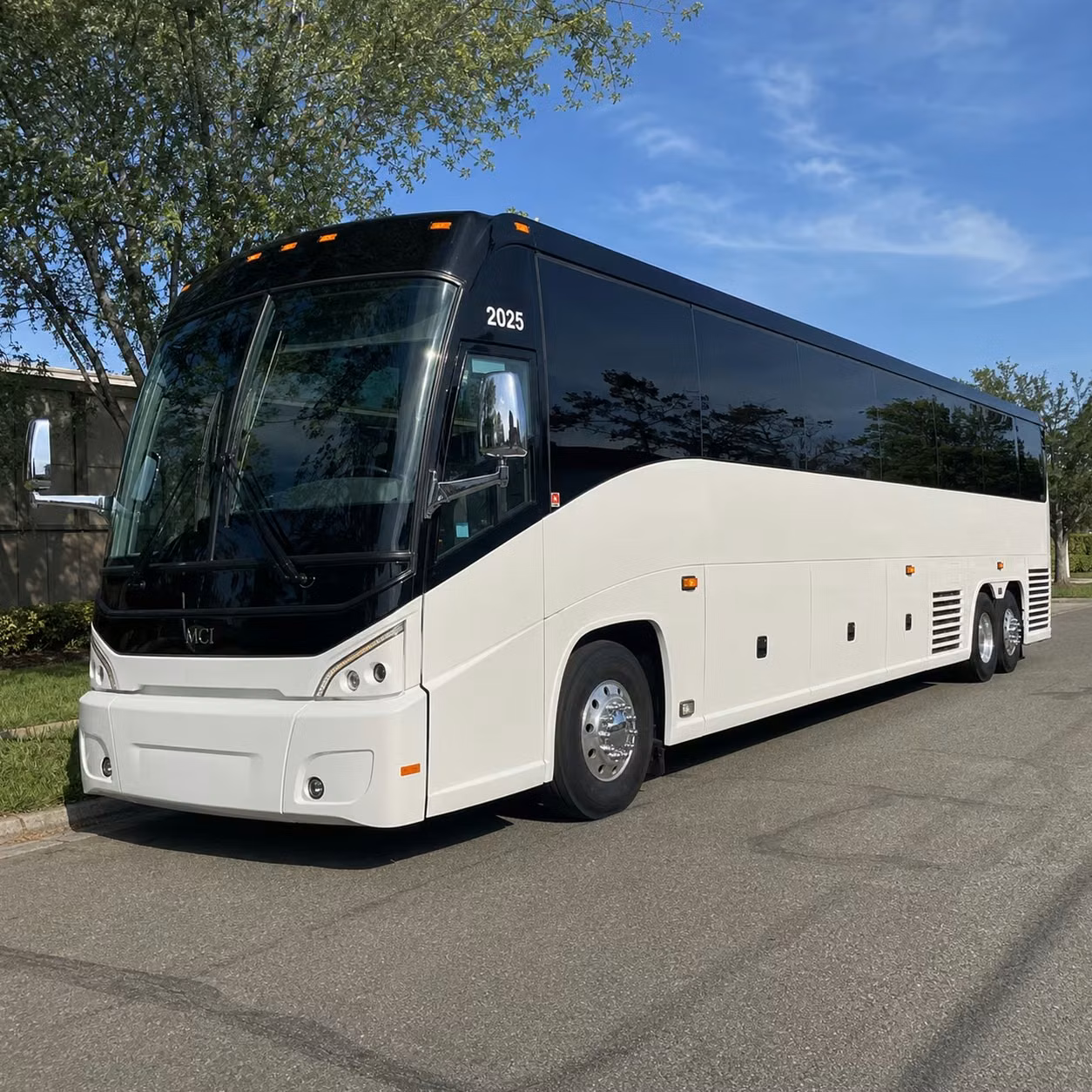 charter buses for corporate events and employee shuttles in olathe